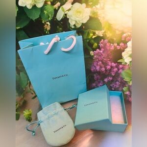Tiffany & Co. Authentic Tiffany Blue Gift Ensemble w/a Bag, Box, and Pouch (EUC)